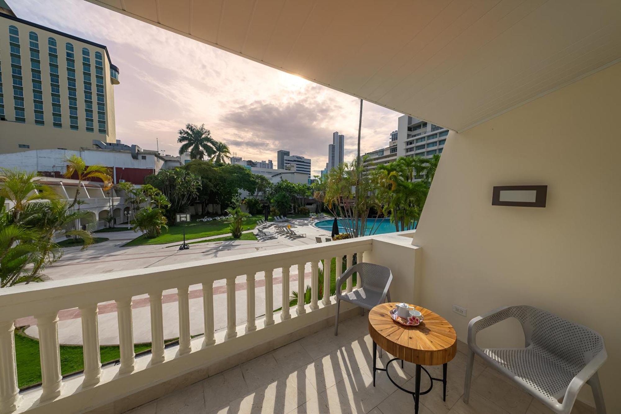 Hotel El Panama By Faranda Grand, A Member Of Radisson Individuals Exterior photo Balcony of a hotel room